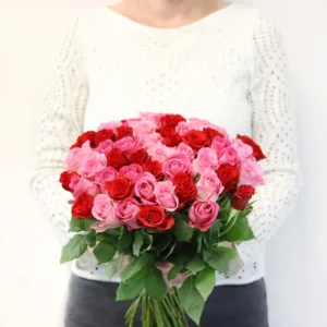 Armful of pink roses Max Havelaar - 40 Roses