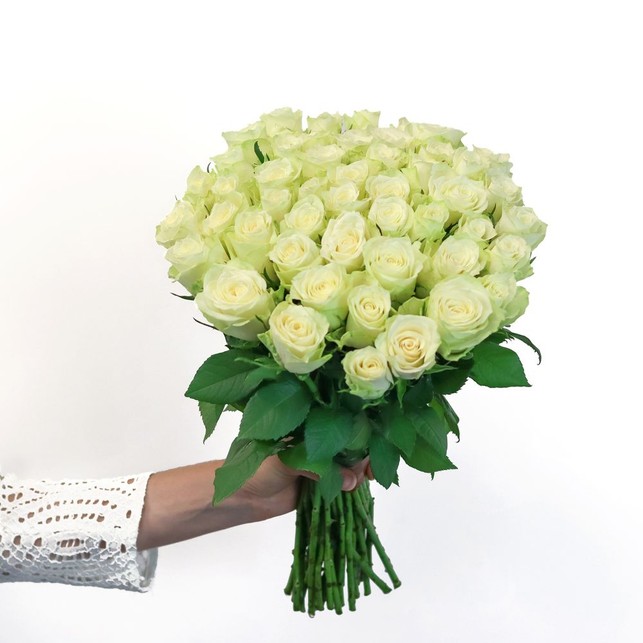 Armful of white roses Max Havelaar - 40 Roses